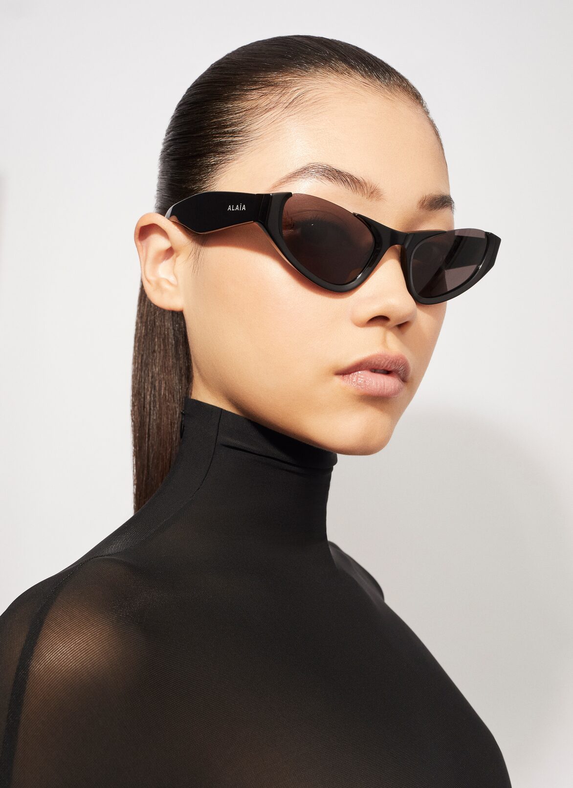 OCCHIALI DA SOLE CAT-EYE ALAÏA OCCHIALI DA SOLE CAT-EYE NERO